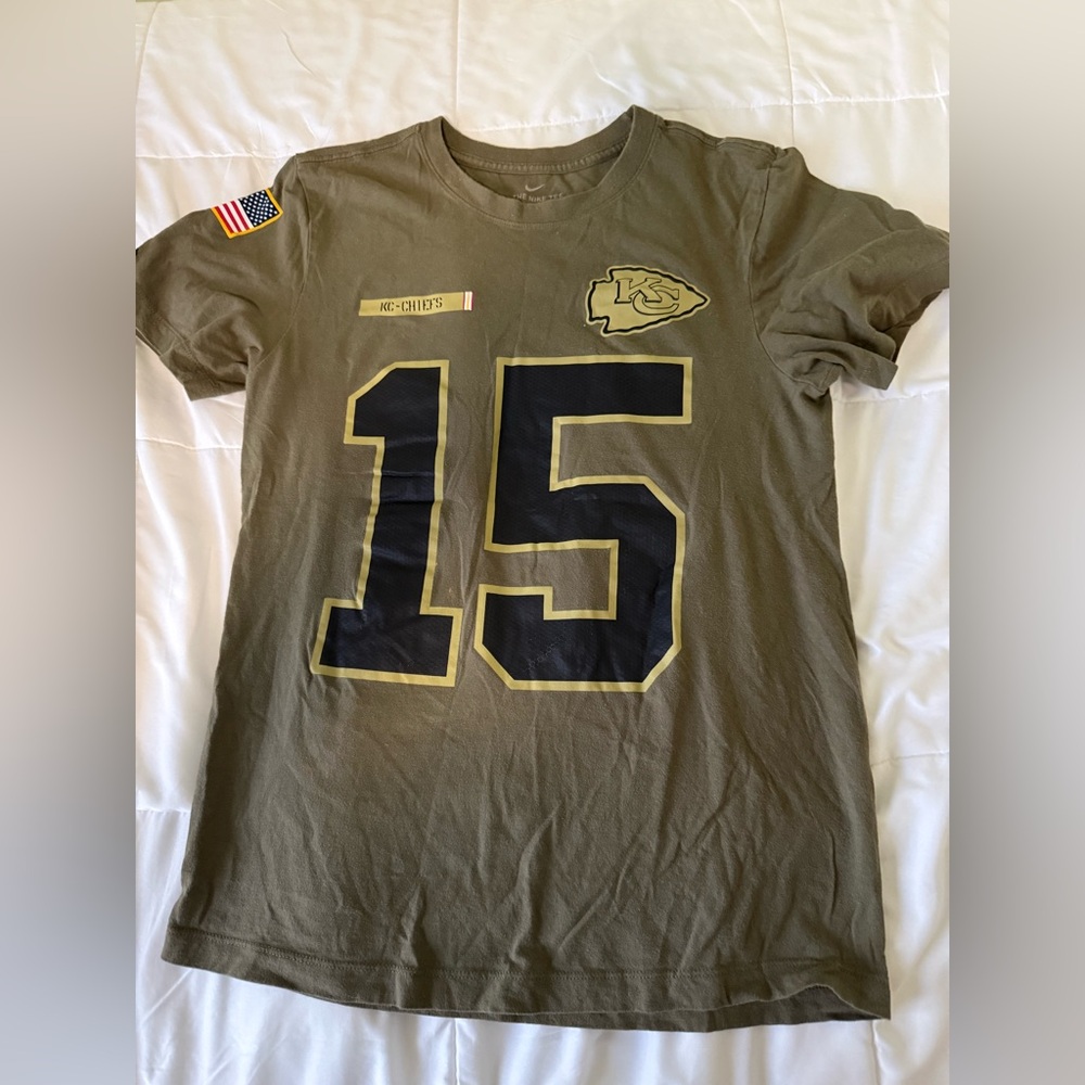 NFL Nike Kansas City Chiefs Mahomes 15 cotton short sleeve tee Salute to Service